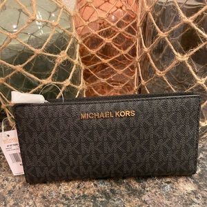Michael Kors LG Jet Set Carryall Wallet